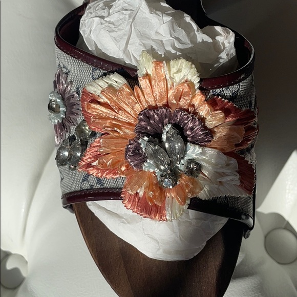 Louis Vuitton Monogram raffia flower platform - Picture 8 of 8